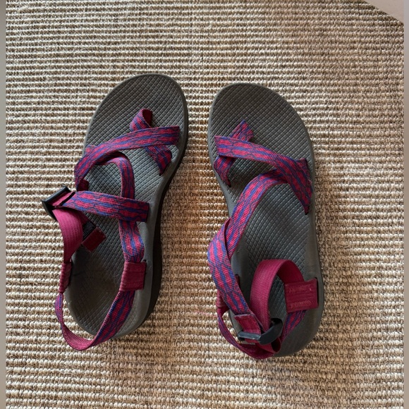 Chaco walking sandal - Picture 1 of 5